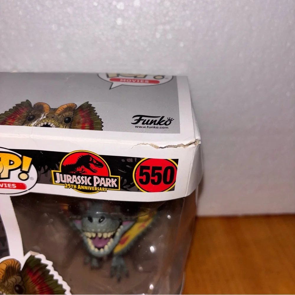 Funko Pop Jurassic Park Dilophosaurus #550 Vinyl Figure - Picture 2 of 8